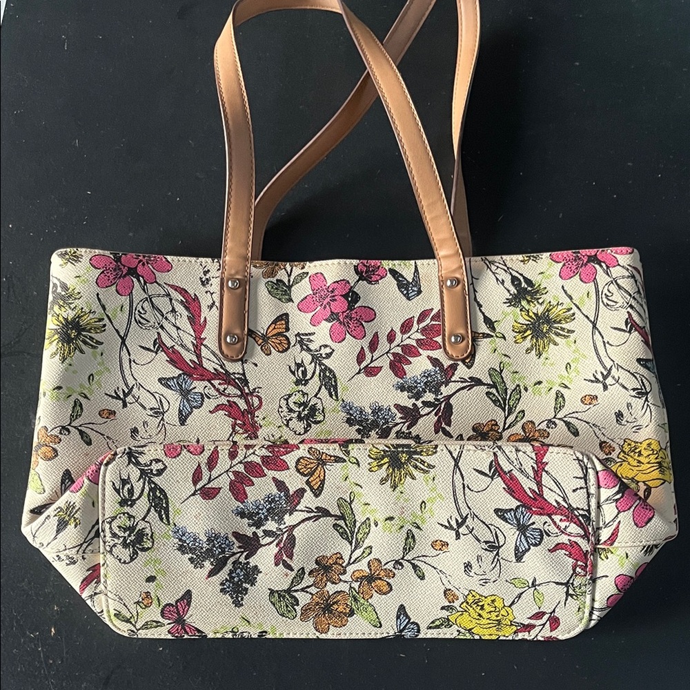 Butterfly and flour purse
